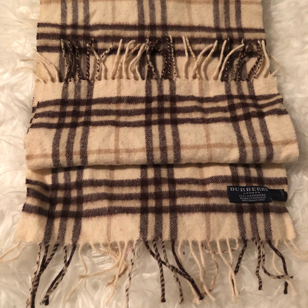Burberry wool scarf